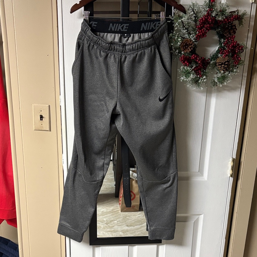 Nike Men’s Charcoal Sweatpants